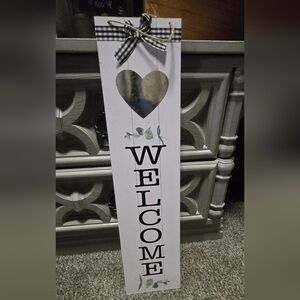 Welcome Sign with Heart Design